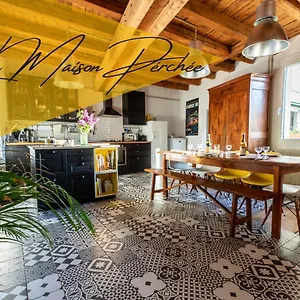 https://en-ville-une-vue.hotels-rhonealpes.com